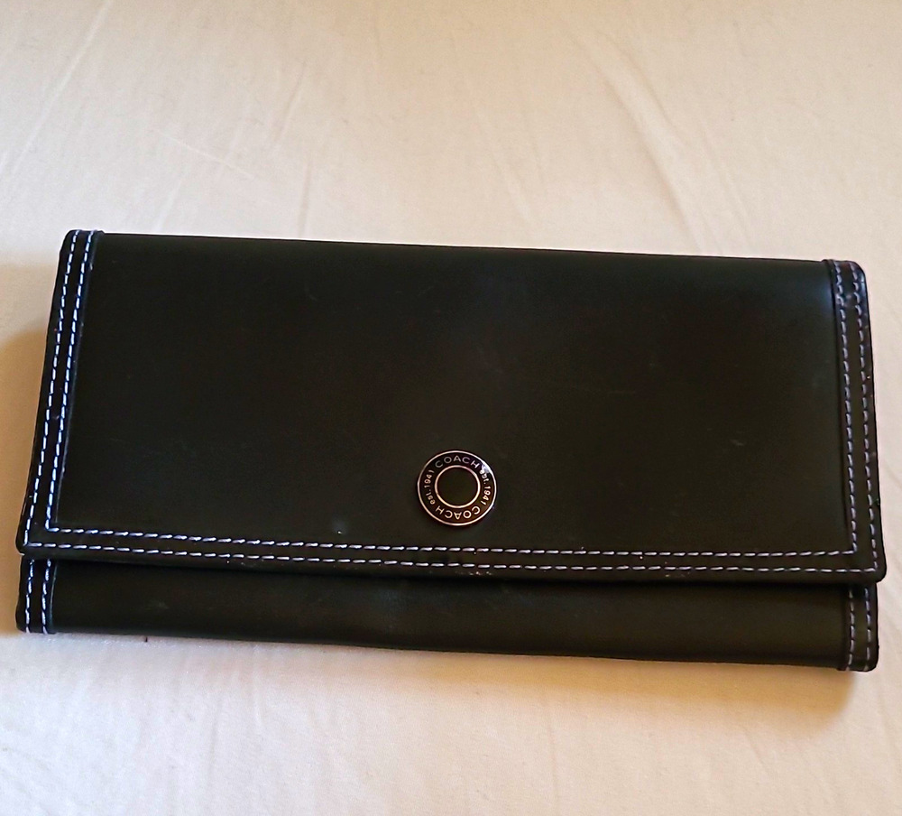 Coach Women’s Black Solid Snap Wallet w/ Contrast Stitching, Logo, Credit Card